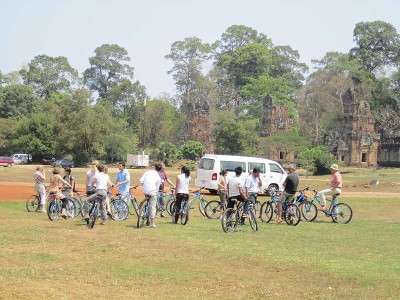 Angkor cycling tour in Siemreap