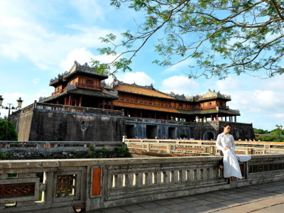 Hue daily tours