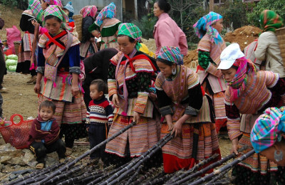 Sapa Market Exploration