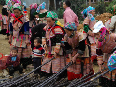 Sapa Market Exploration