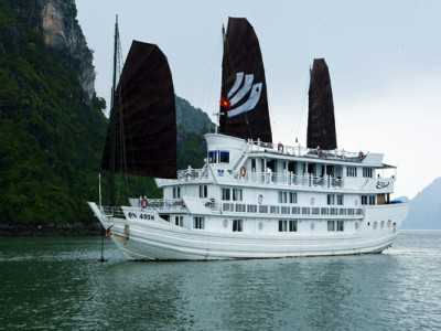 Bhaya Cruise Halong bay