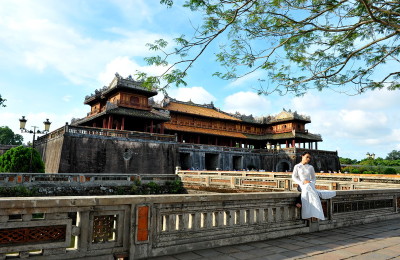 Hue daily tours