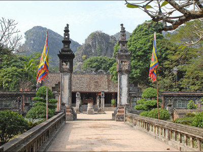 Hoa Lu Ninh Binh