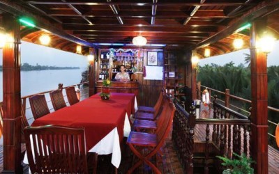 Le Cochinchine Cruise bar