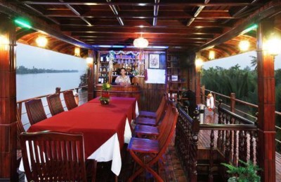 Le Cochinchine Cruise bar