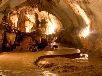 Than Jang cave in Vang Vieng