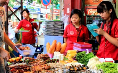 Street foods tour in Hanoi