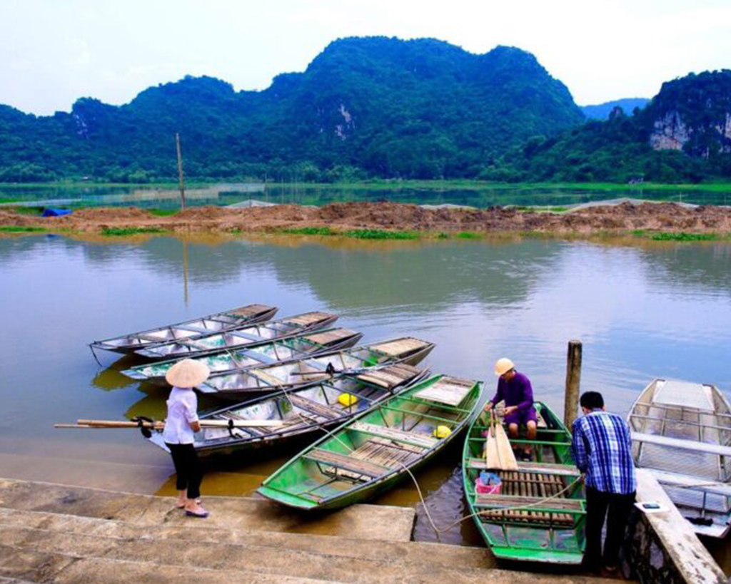 Van Long Nature Reserve and Bai Dinh Pagoda Full Day Biking