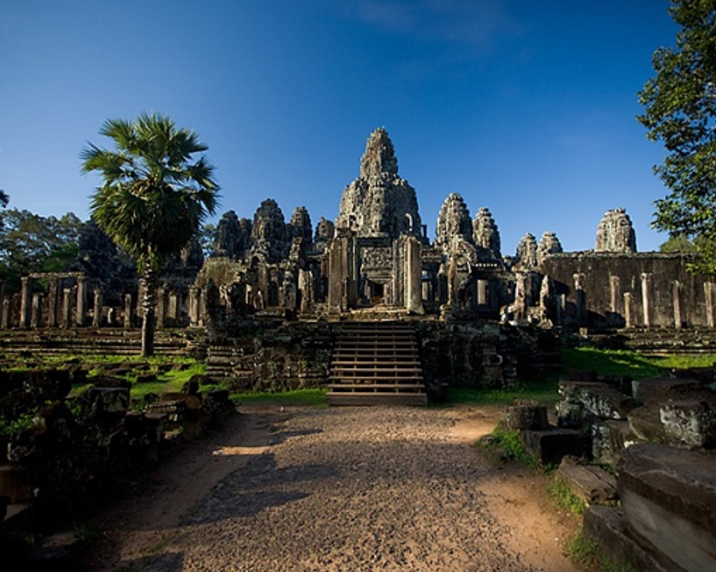 Angkor Wat and Small Circuit Full Day