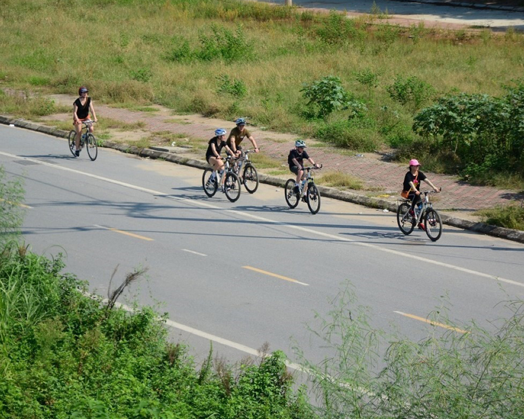 Hanoi Countryside Bike Tour to Co Loa Villages Full day