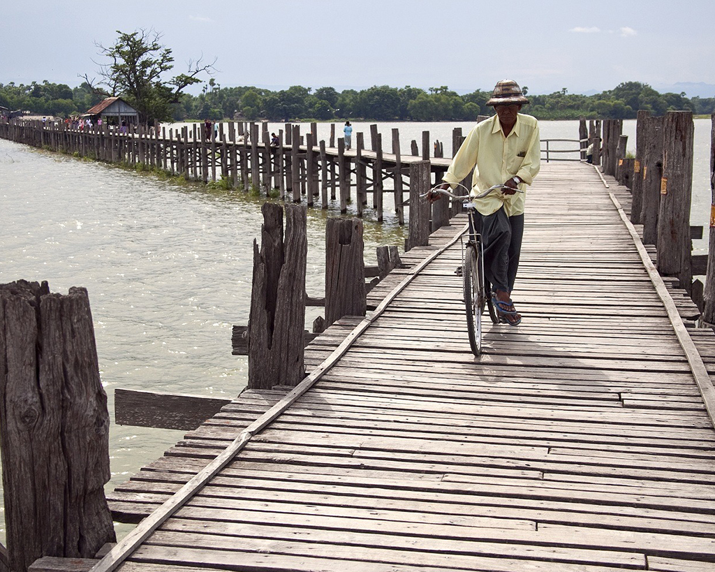 Private Mandalay City Tour with Lunch