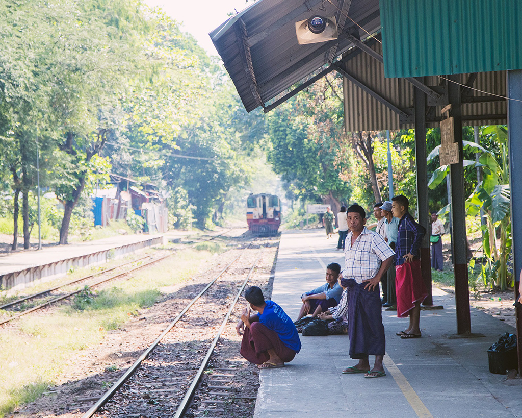 Yangon Highlight with Circular Train Full day