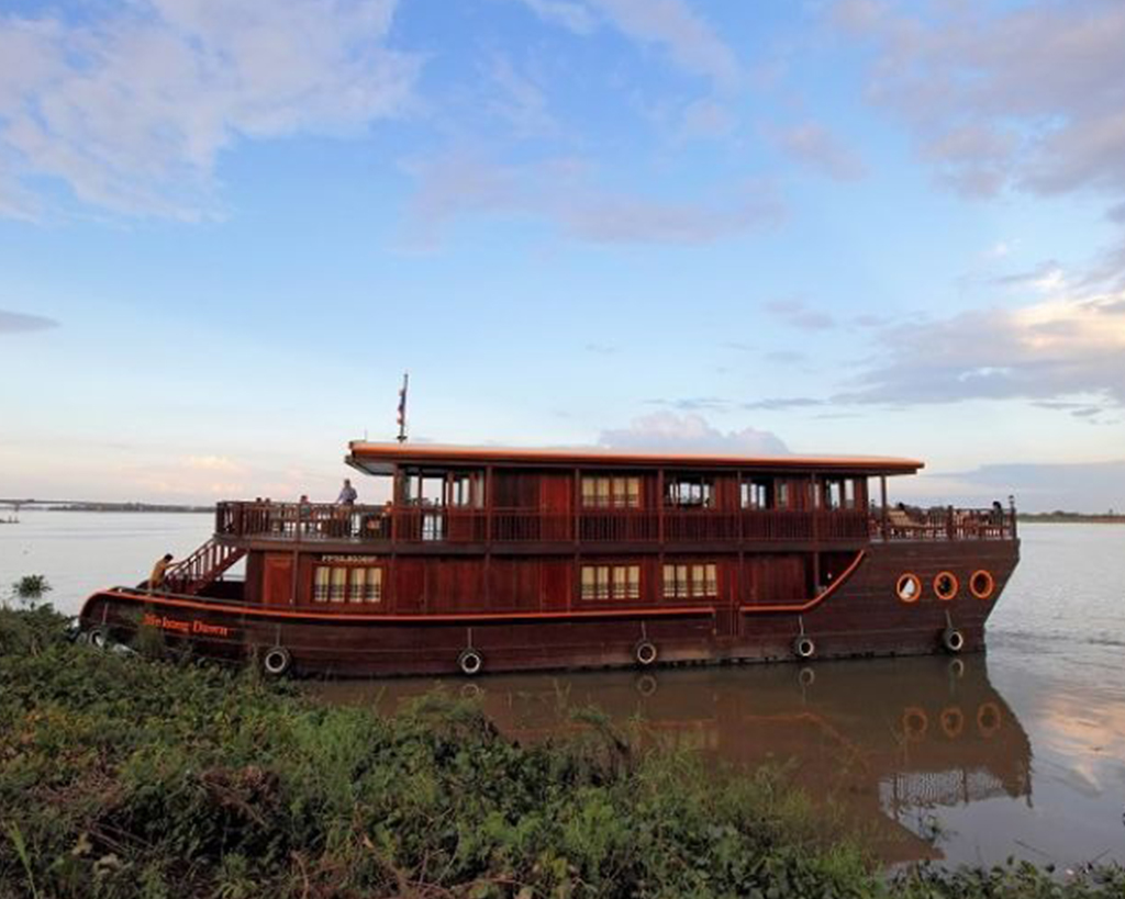 Neang Neakii Cruise (formerly Mekong Dawn) 3 days Downstream